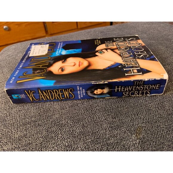 V.C. Andrews "The Heavenstone Secrets" Paperback Book - Picture 6 of 7